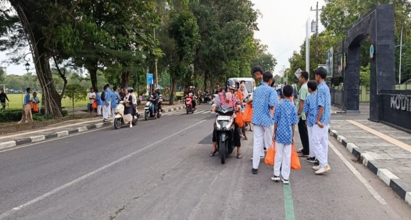 Berbagi Takjil SMP N 4 Wates